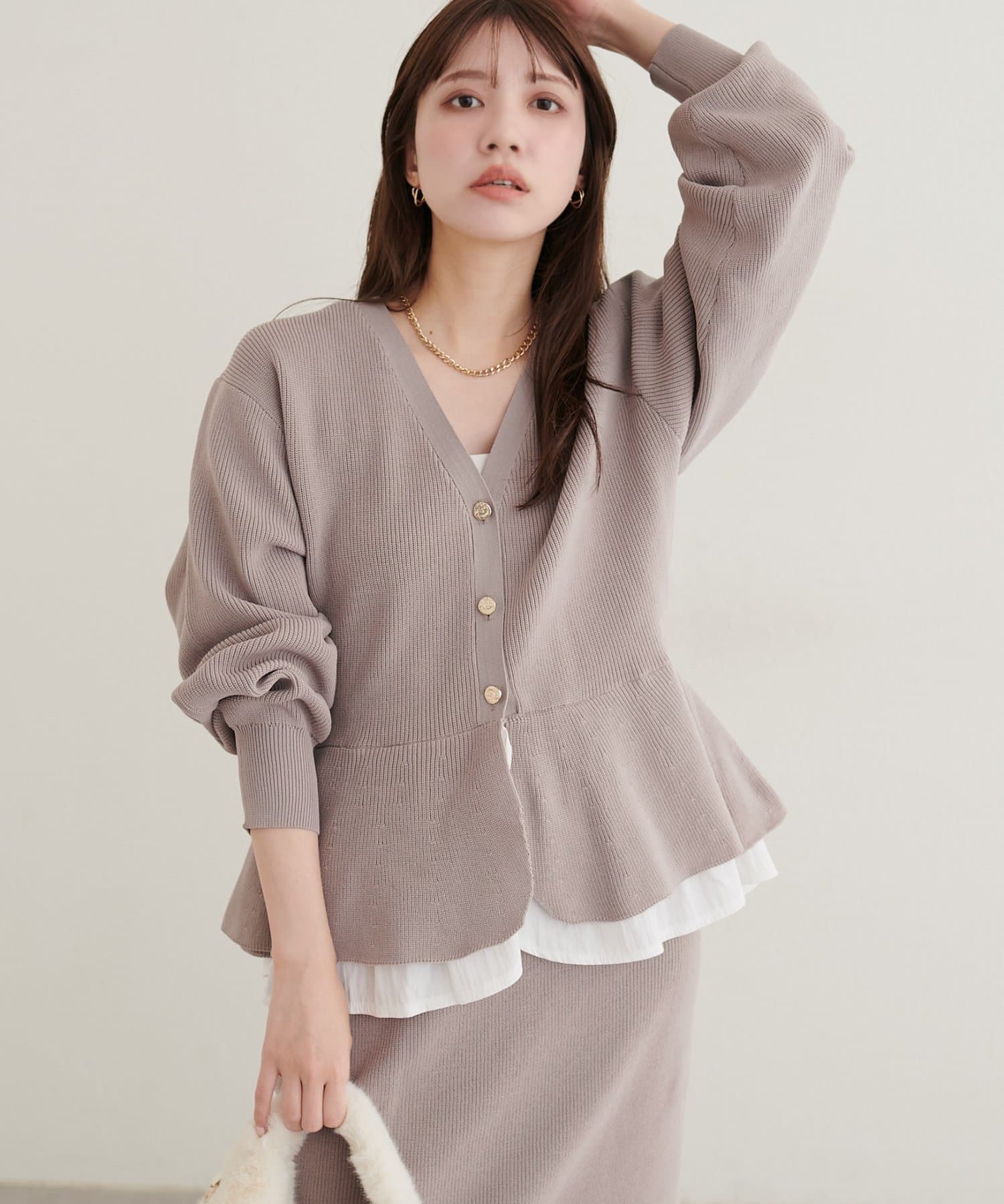 natural couture(ナチュラルクチュール) ふわ軽ペプラムカーディガン