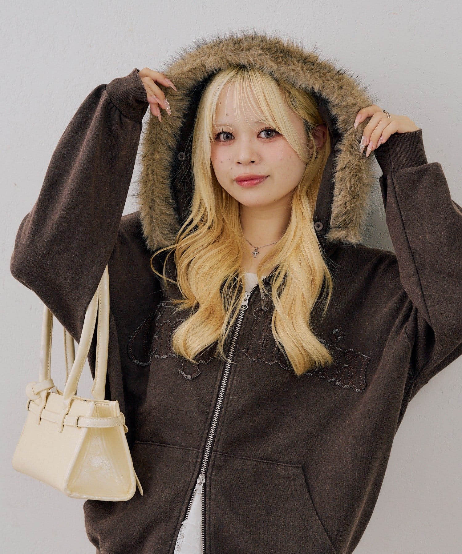 NICE CLAUP / OLIVE des OLIVE OUTLET(ナイスクラップ  / オリーブ デ オリーブ アウトレット) 【ANOTHER BRANCH】フェイクファー付ピグメントパーカー