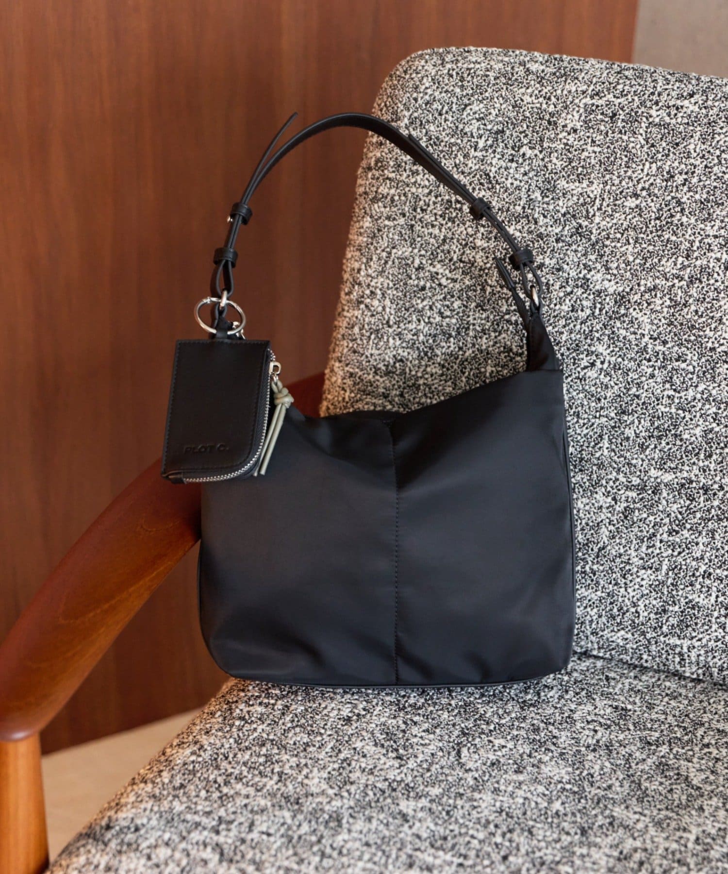CIAOPANIC TYPY(チャオパニックティピー) 【0529-pon企画】多収納ミニポーチ付き撥水ショルダーBAG