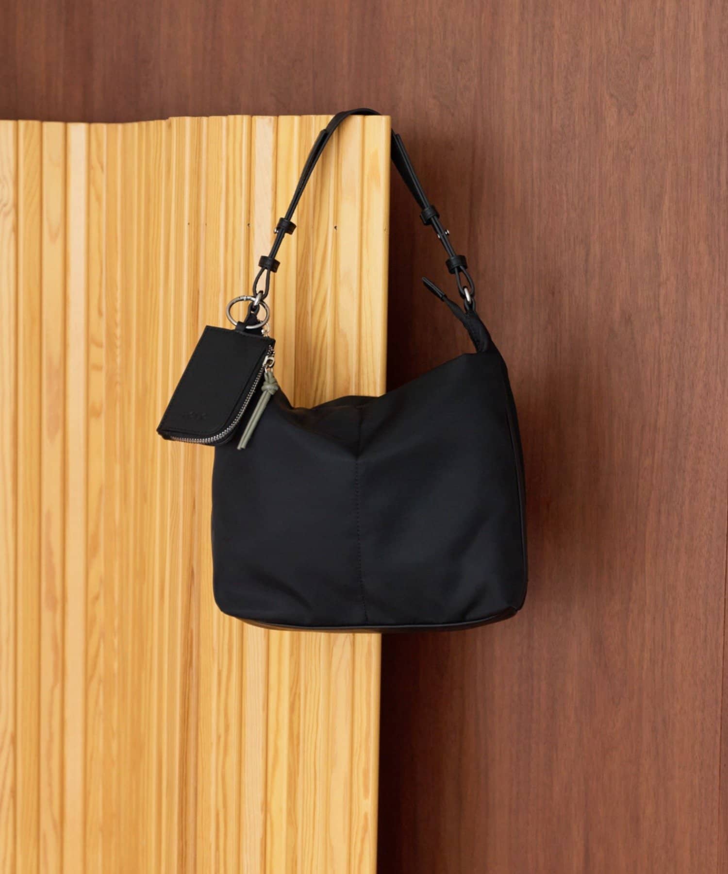 CIAOPANIC TYPY(チャオパニックティピー) 【0529-pon企画】多収納ミニポーチ付き撥水ショルダーBAG