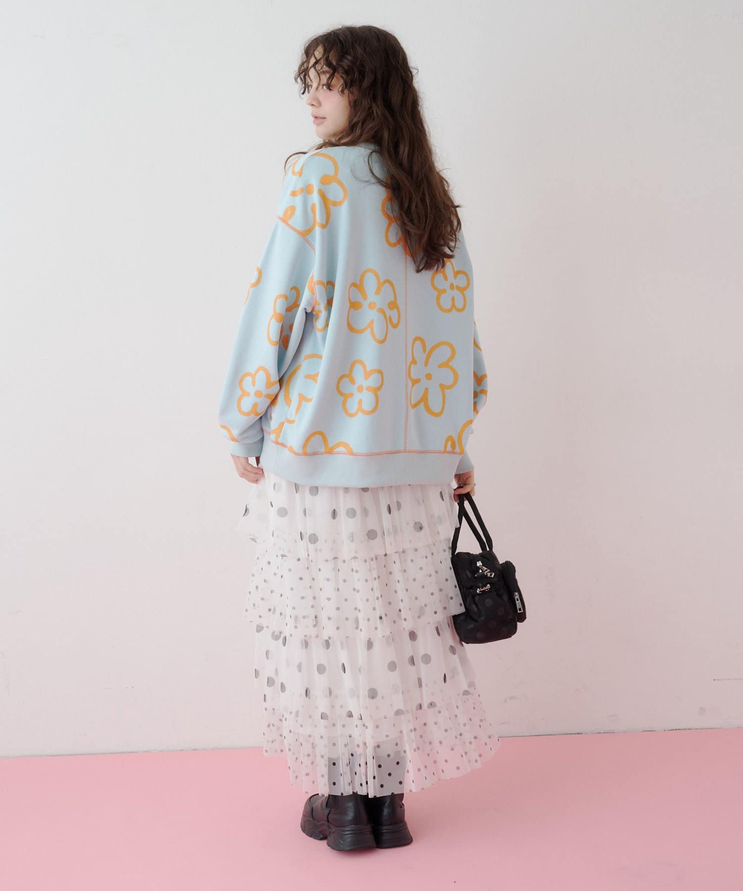 CIAOPANIC TYPY(チャオパニックティピー) 【26Winter展示会 出展商品】【HELLO.SANFRANCISCO】フラワースプレー配色スウェット
