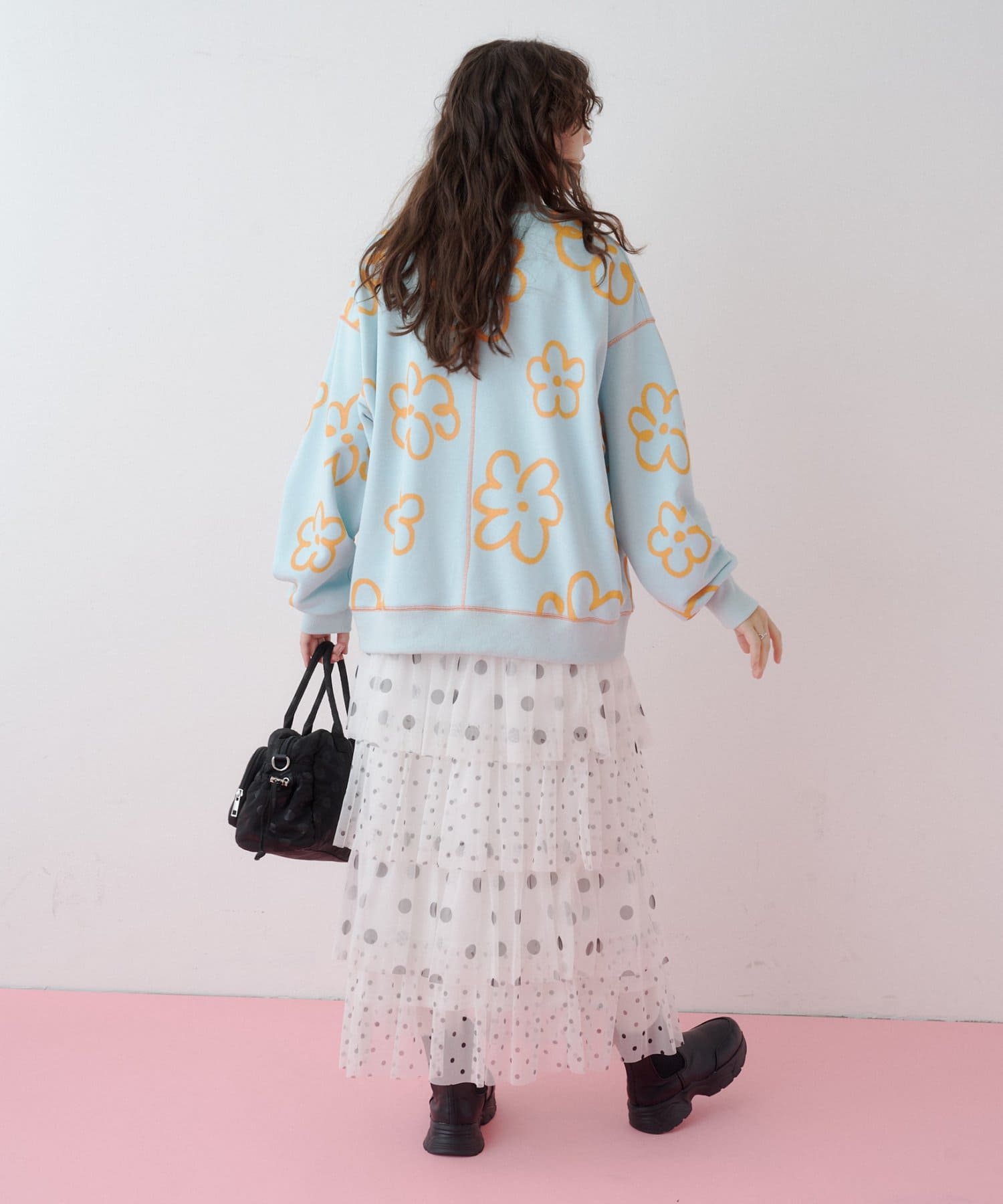 CIAOPANIC TYPY(チャオパニックティピー) 【26Winter展示会 出展商品】【HELLO.SANFRANCISCO】フラワースプレー配色スウェット