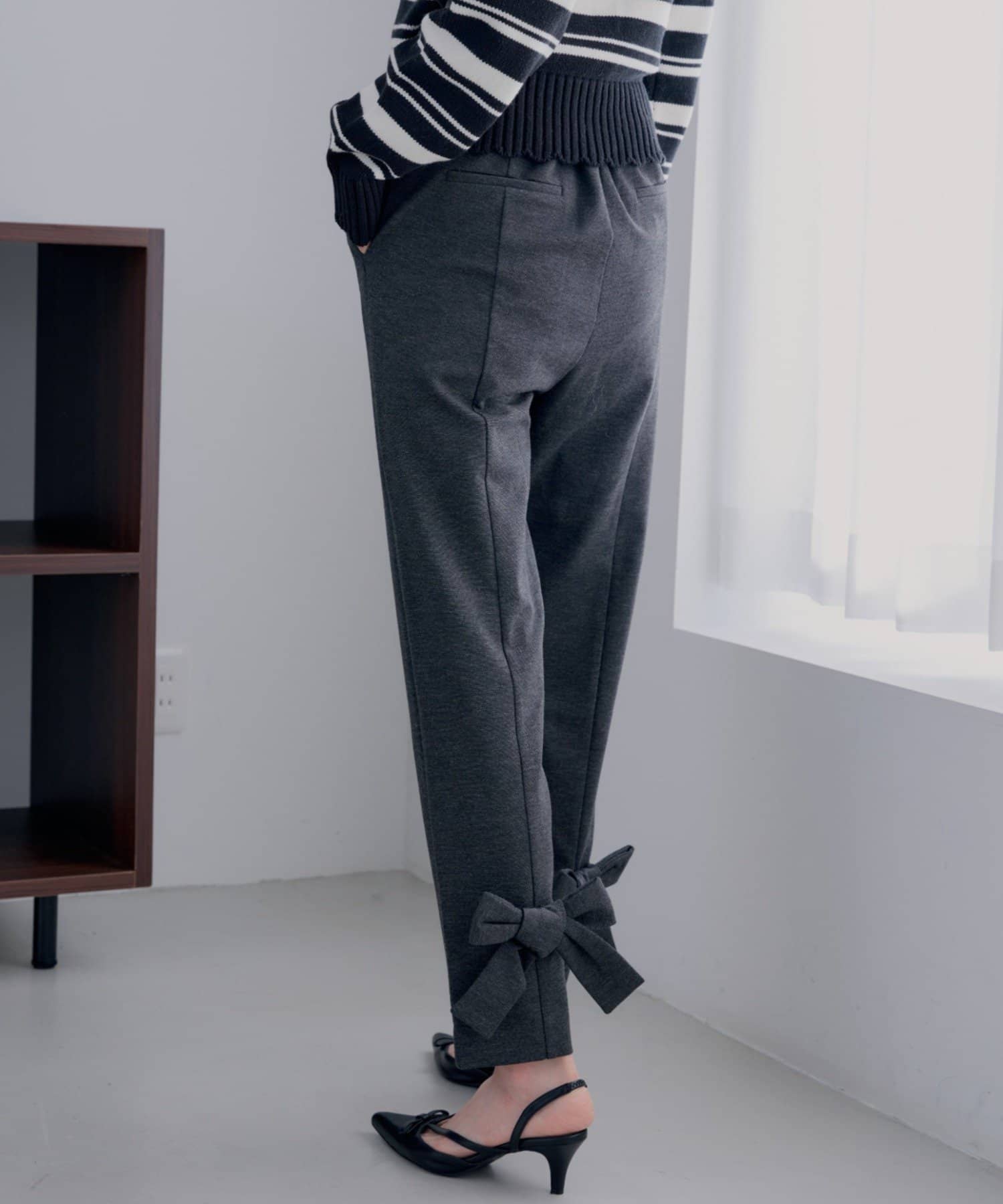 Chico(チコ) 【SALON by Chico】バックリボンストレッチテーパードパンツ【10/15(木)0:00~1000円OFF&ノベルティフェアがスタート】