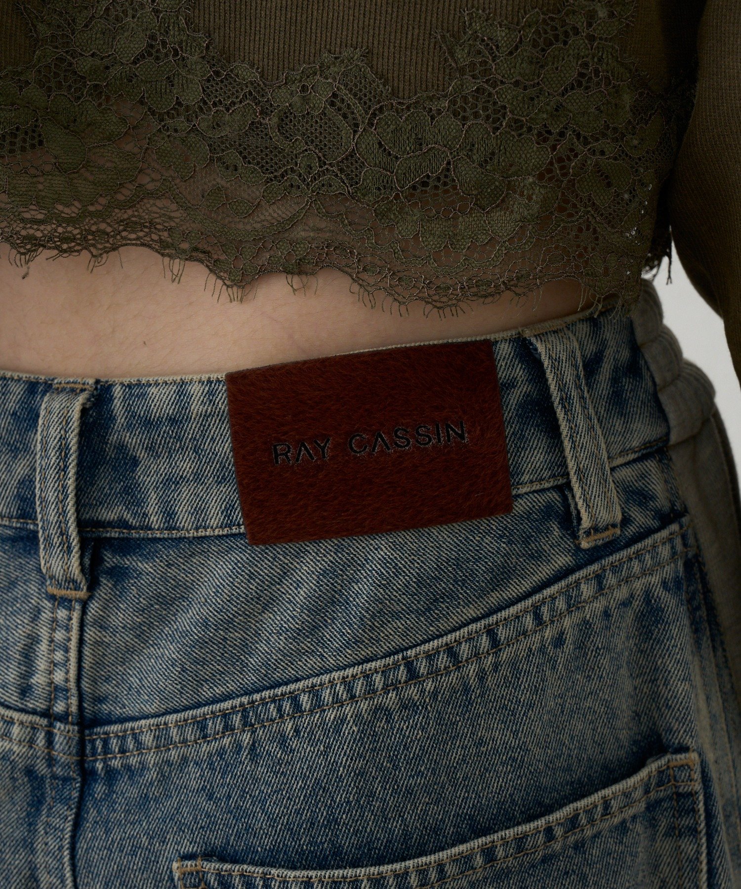 RAY CASSIN(レイカズン) 前後切替バレルデニムパンツ / スウェット