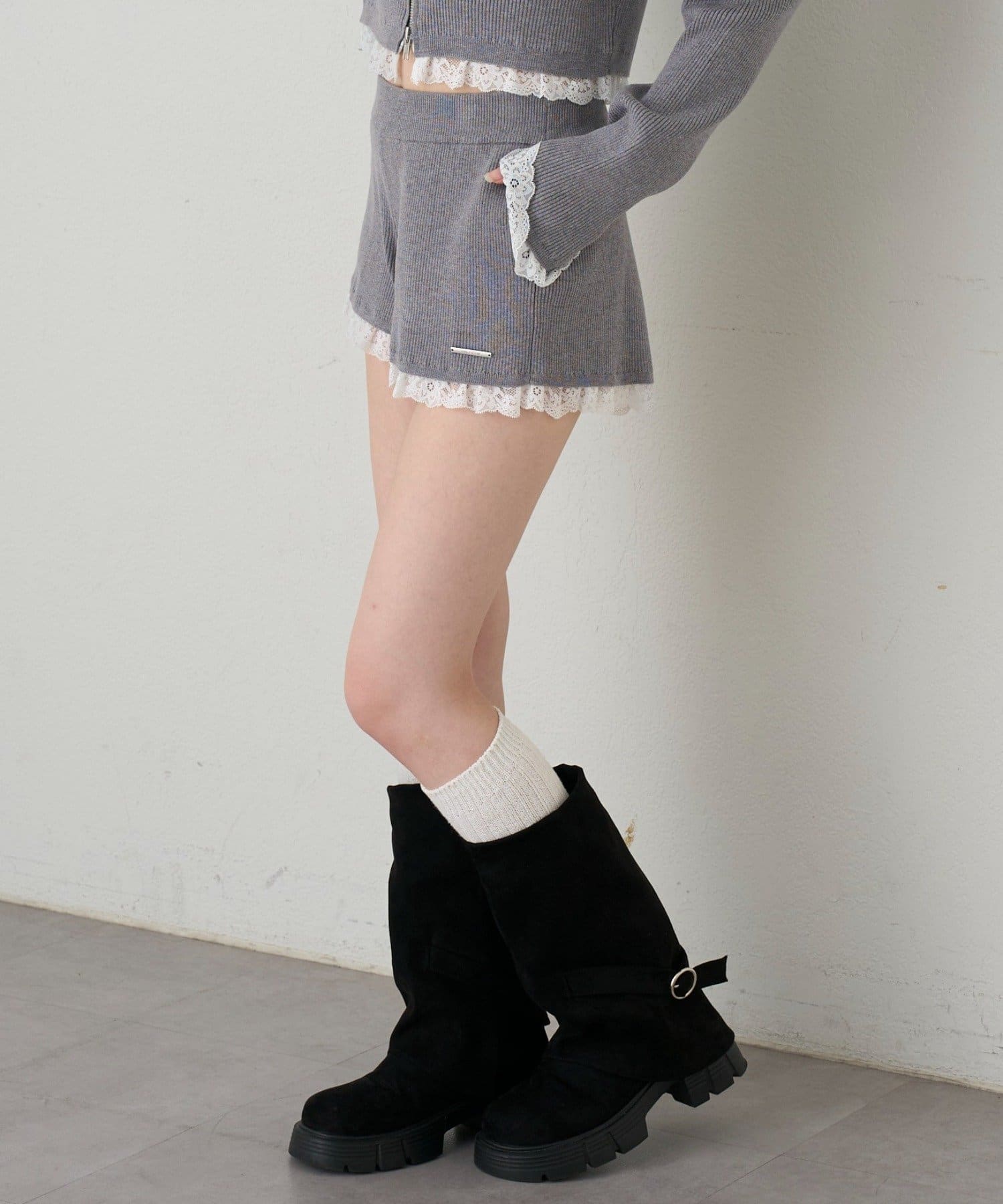 RAY CASSIN(レイカズン) 裾レースニットショートパンツ