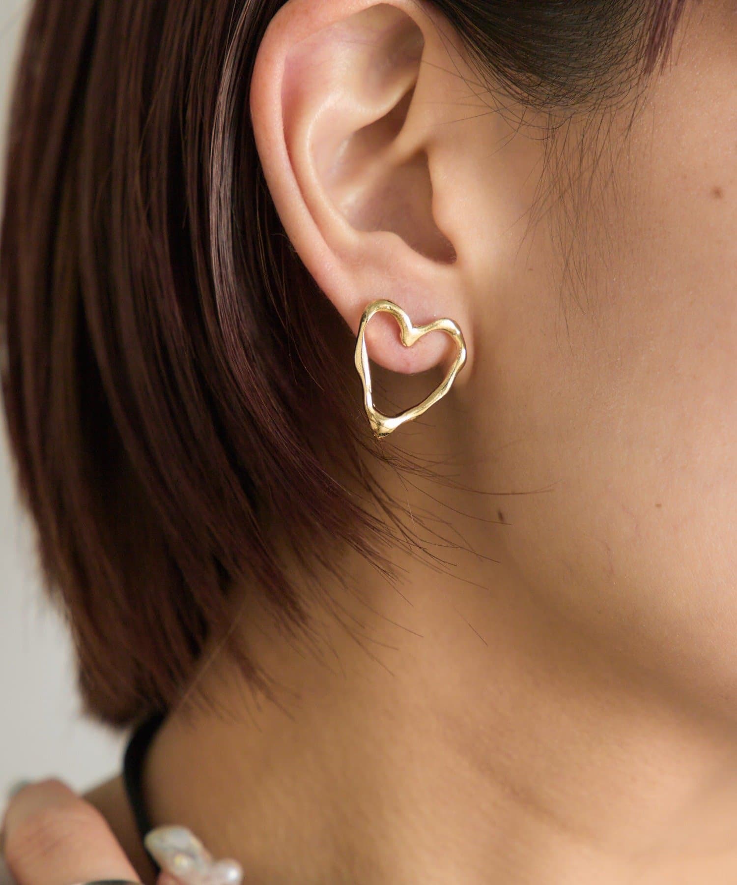 ear PAPILLONNER(イア パピヨネ) 【beq Pettina(ベック ペティーナ)】変形ハートピアス
