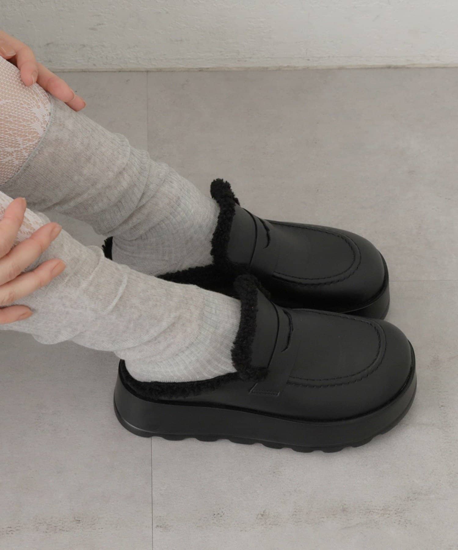 mystic(ミスティック) 厚底ローファーサボ