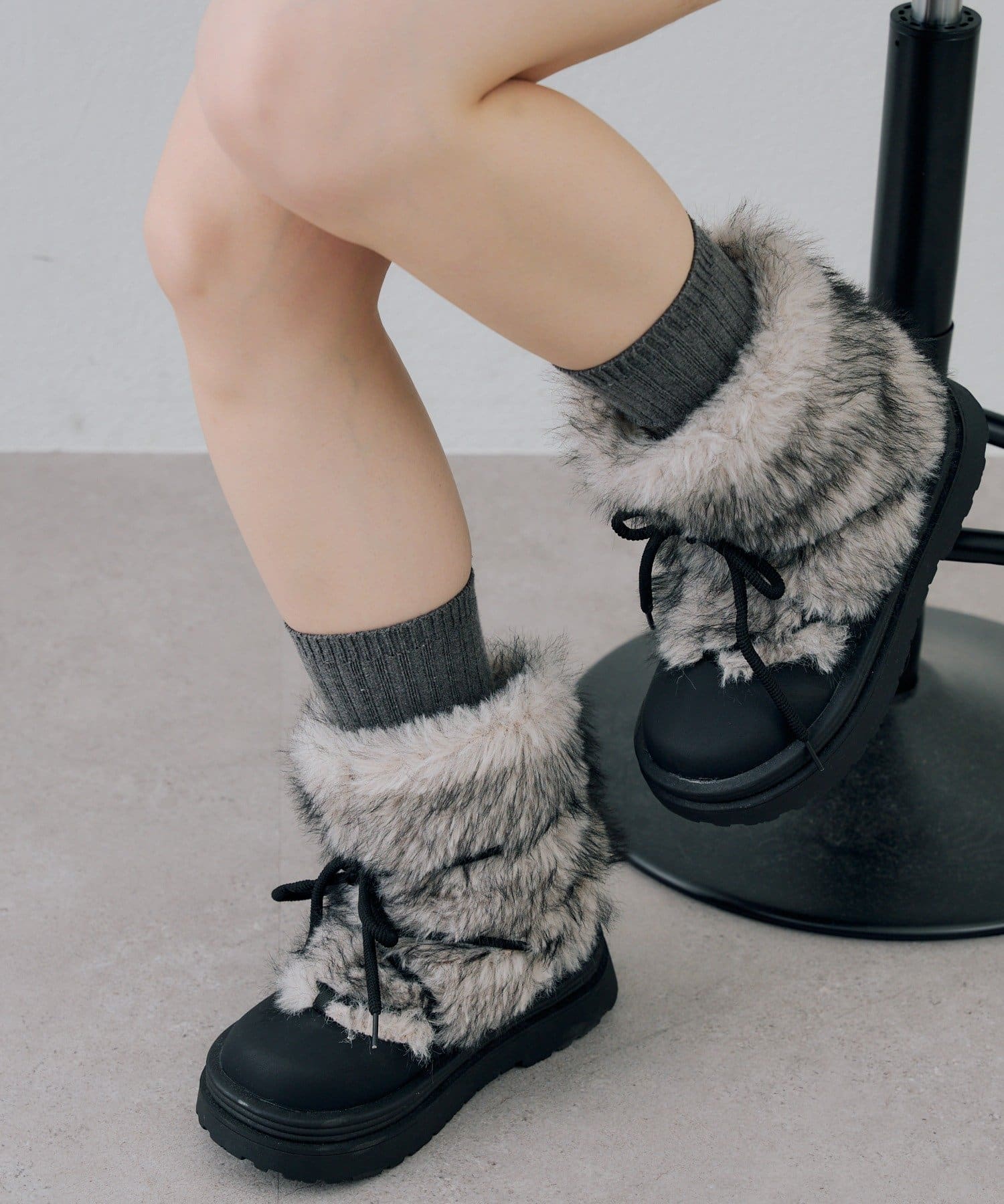 NICE CLAUP / OLIVE des OLIVE OUTLET(ナイスクラップ  / オリーブ デ オリーブ アウトレット) 【continuer】フェイクファーハーフブーツ