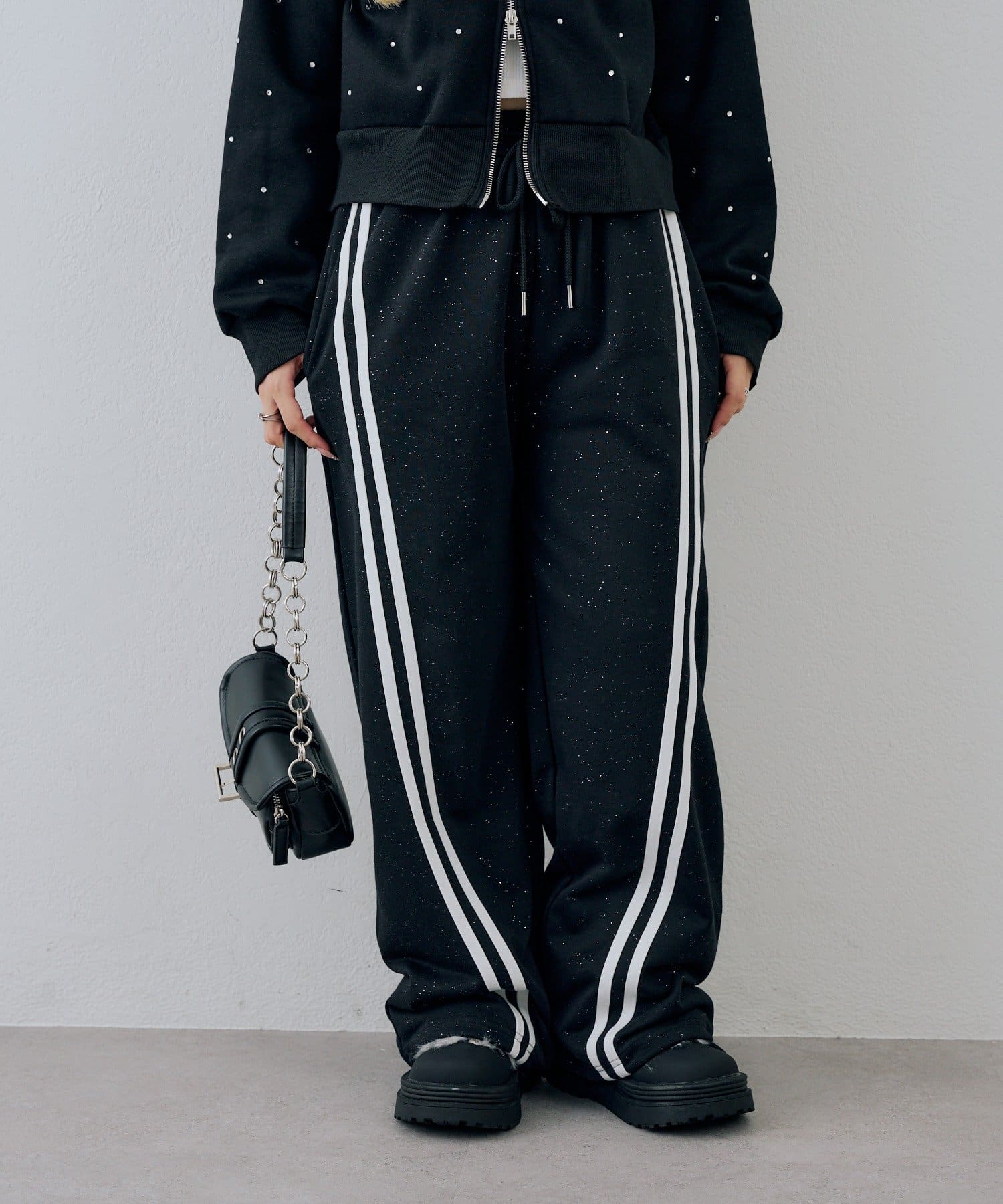 NICE CLAUP / OLIVE des OLIVE OUTLET(ナイスクラップ  / オリーブ デ オリーブ アウトレット) 【ANOTHER BRANCH】裏起毛ライン入りラメパンツ