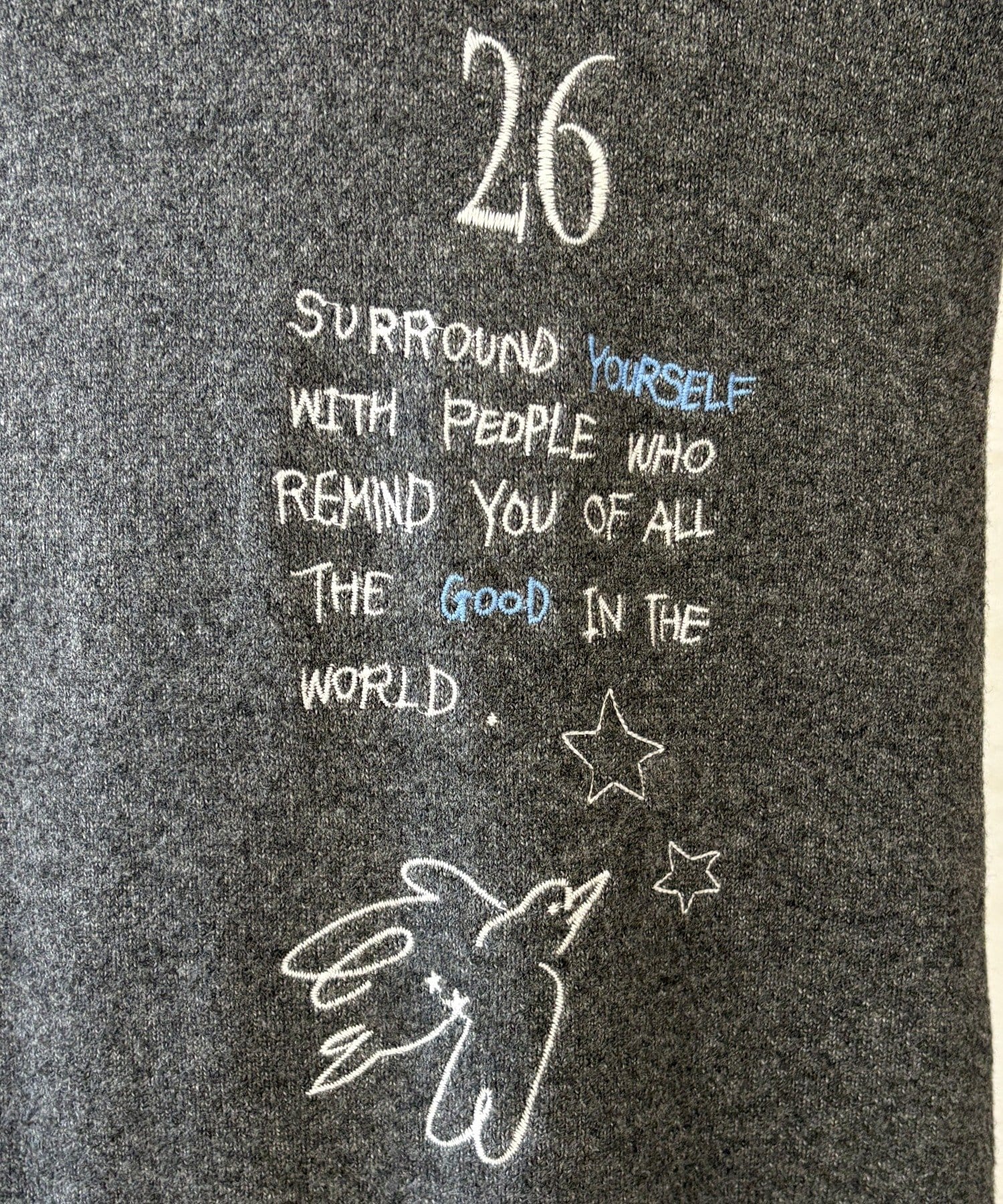 DOUDOU(ドゥドゥ) 【WEB限定】レタリング刺繍ニットワンピース