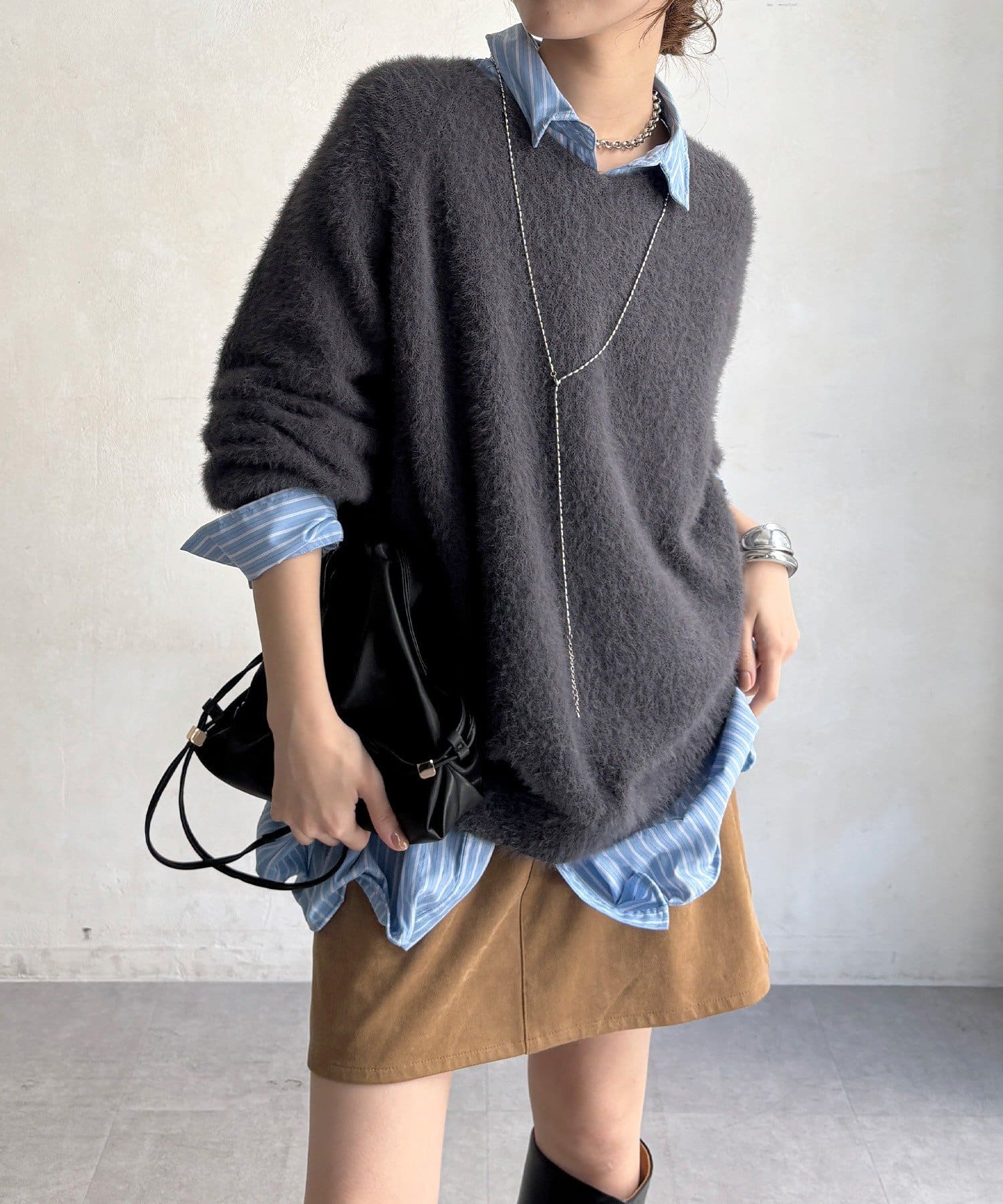 DOUDOU(ドゥドゥ) 【WEB限定】バックロゴ刺繍シャギーニット
