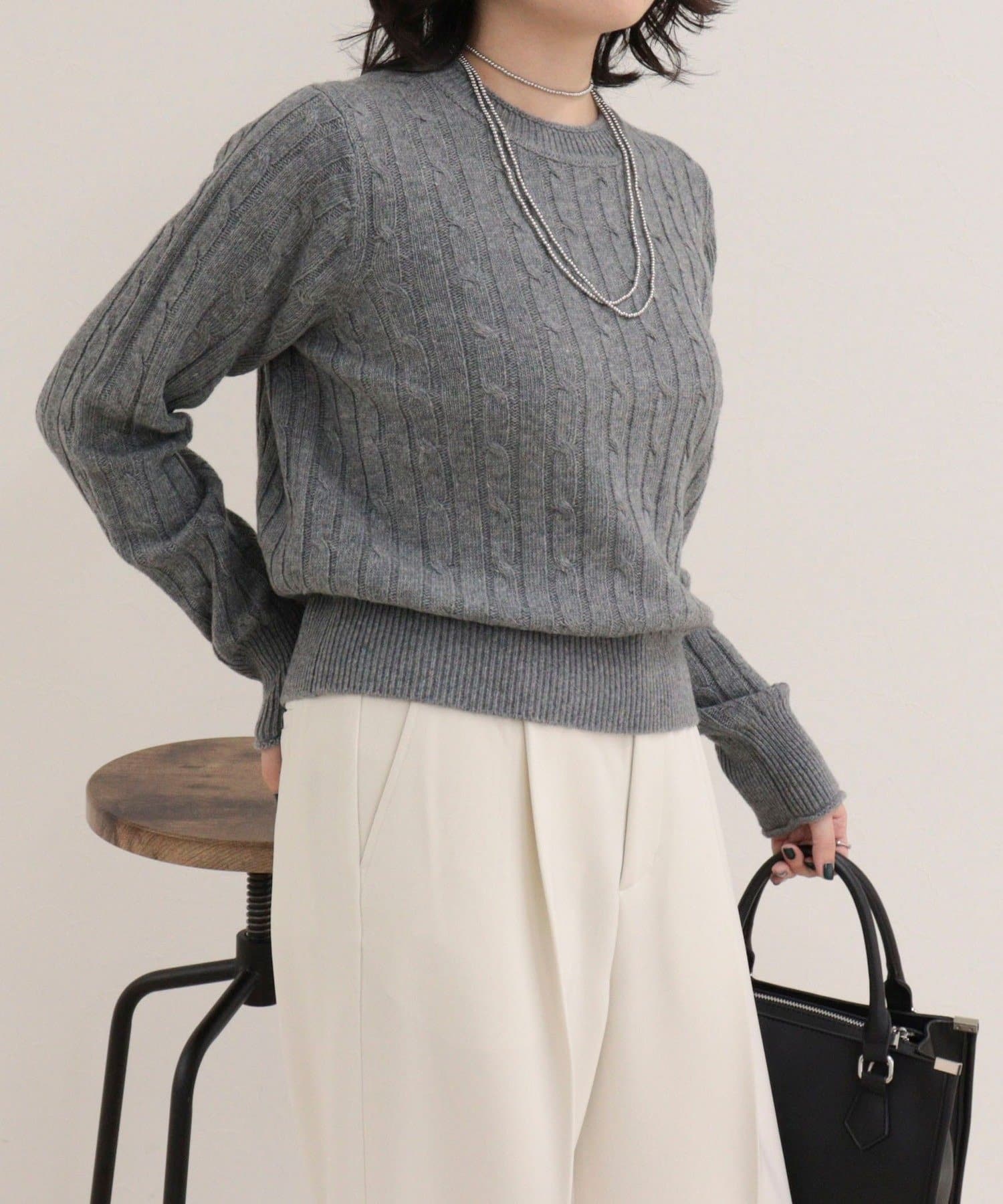 FREDY & GLOSTER(フレディ アンド グロスター) FR刺しゅうケーブル柄クルーネックプルオーバー