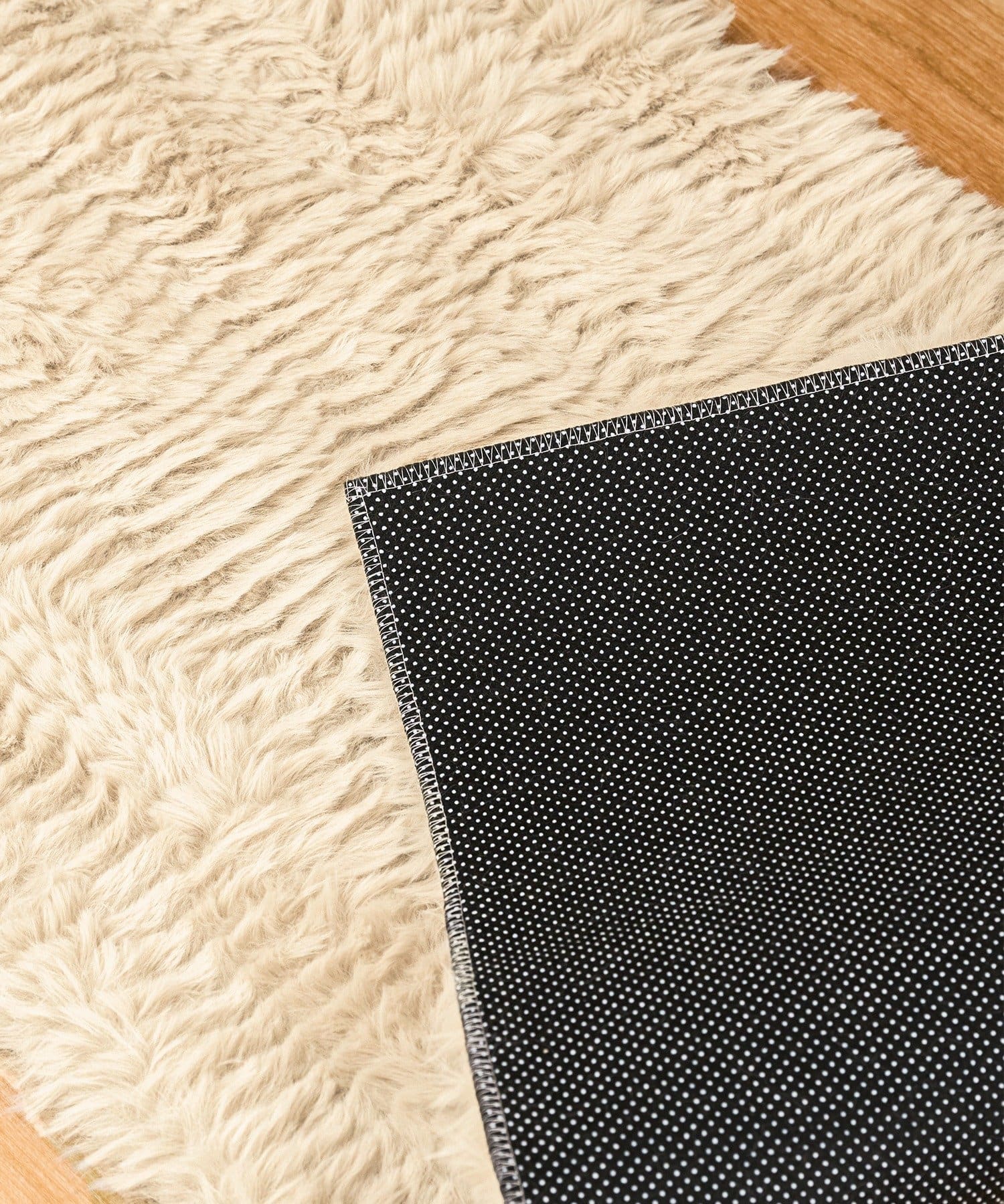 3COINS(スリーコインズ) ラグ：M（45×110cm）