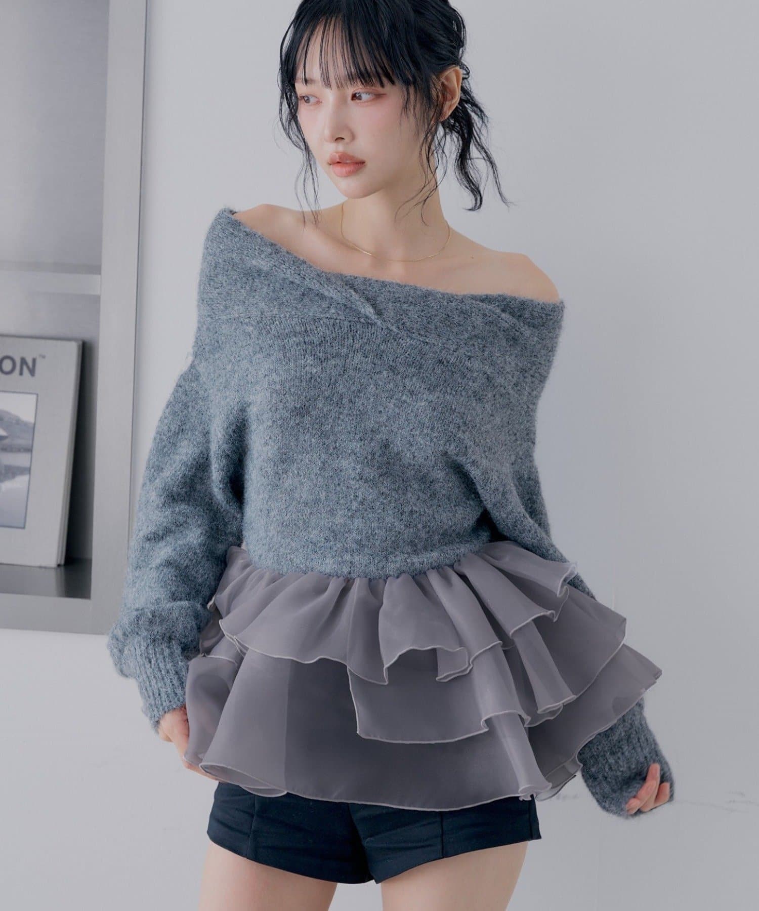 Chico(チコ) 【SALON by Chico】前後2WAYオフショルティアードペプラムニット【10/15(木)0:00~1000円OFF&ノベルティフェアがスタート】