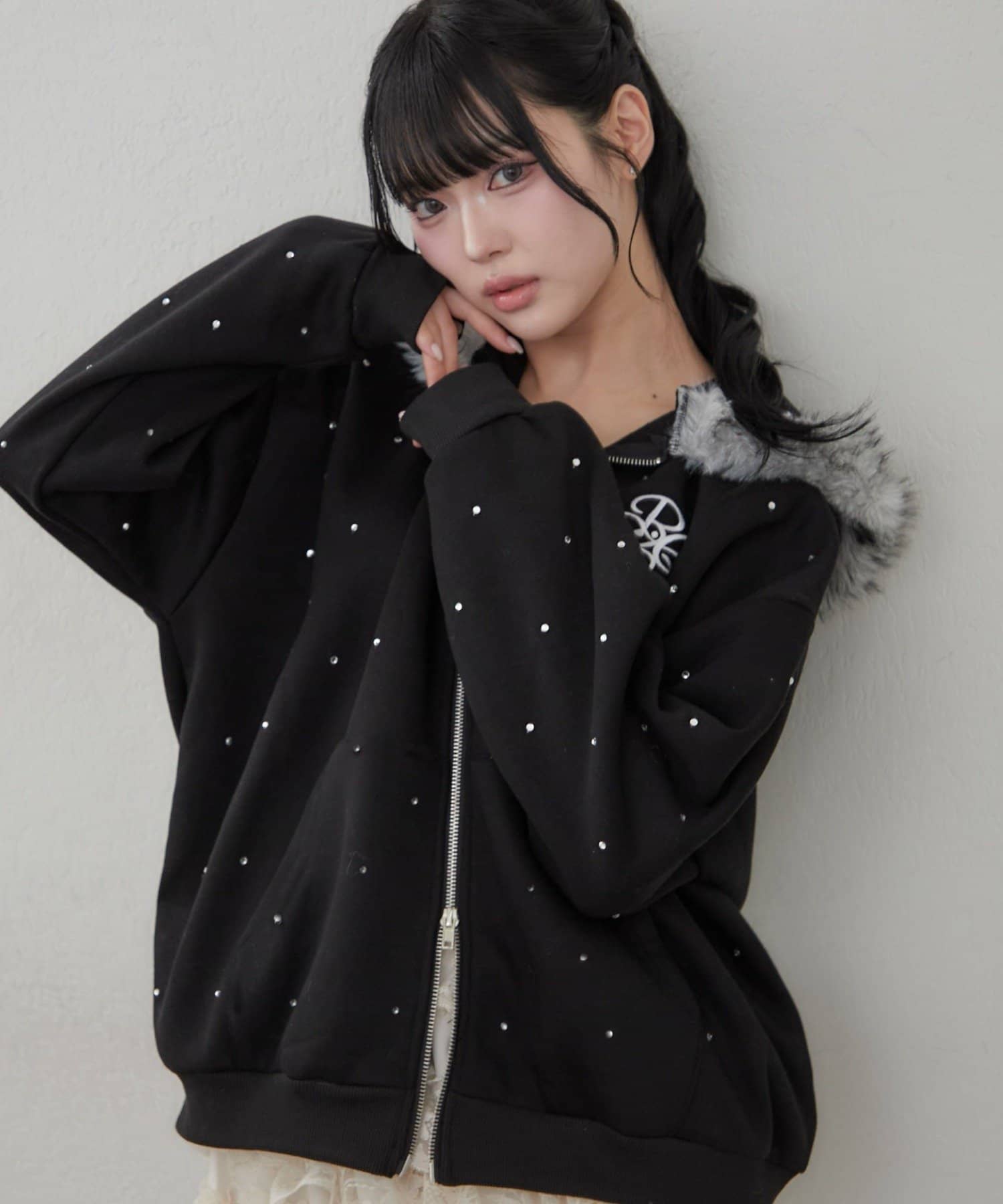 NICE CLAUP / OLIVE des OLIVE OUTLET(ナイスクラップ  / オリーブ デ オリーブ アウトレット) 【continuer】ラインストーンBigフェイクファーパーカー