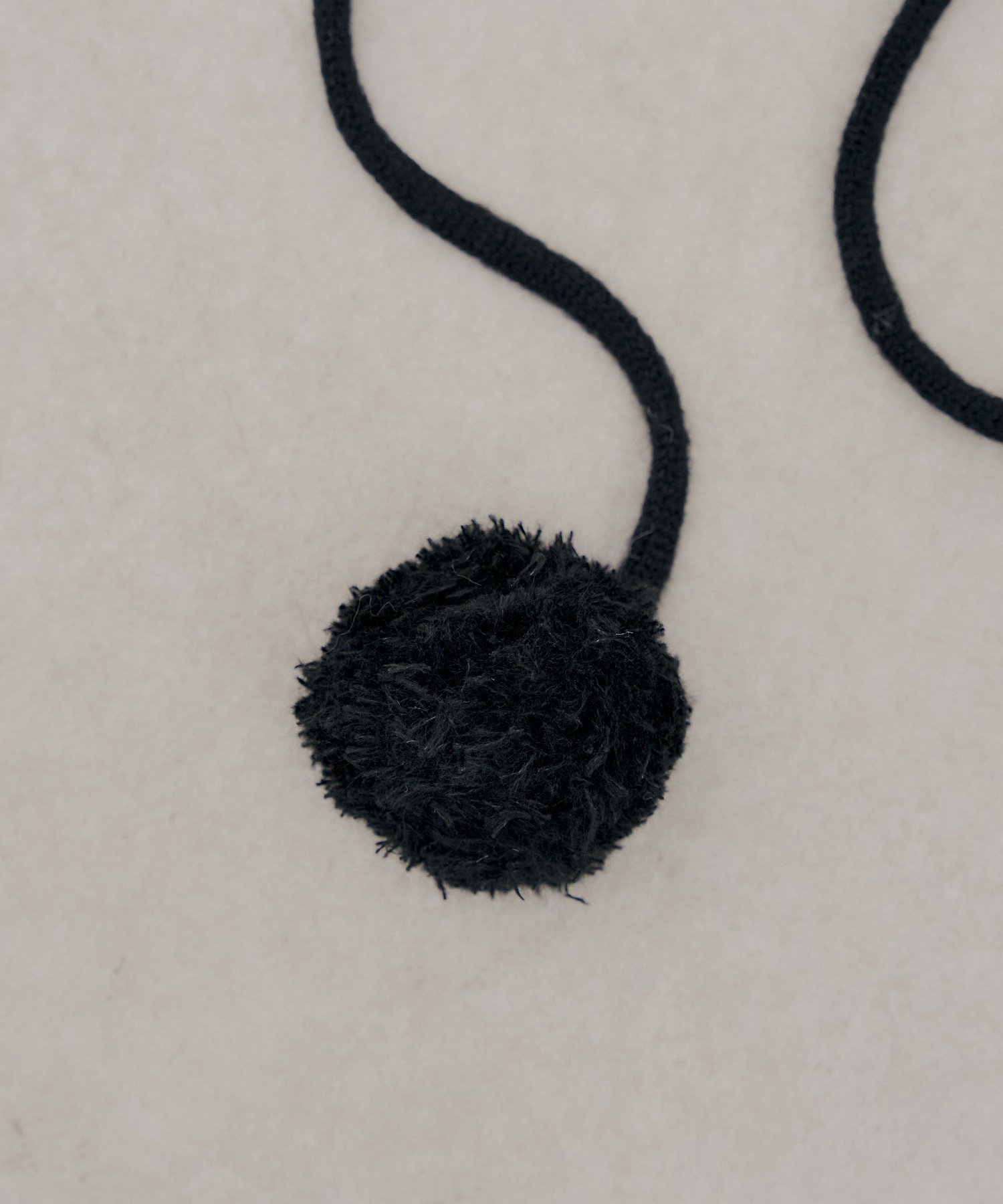 Chico(チコ) ロゴ刺繍フライトニット帽