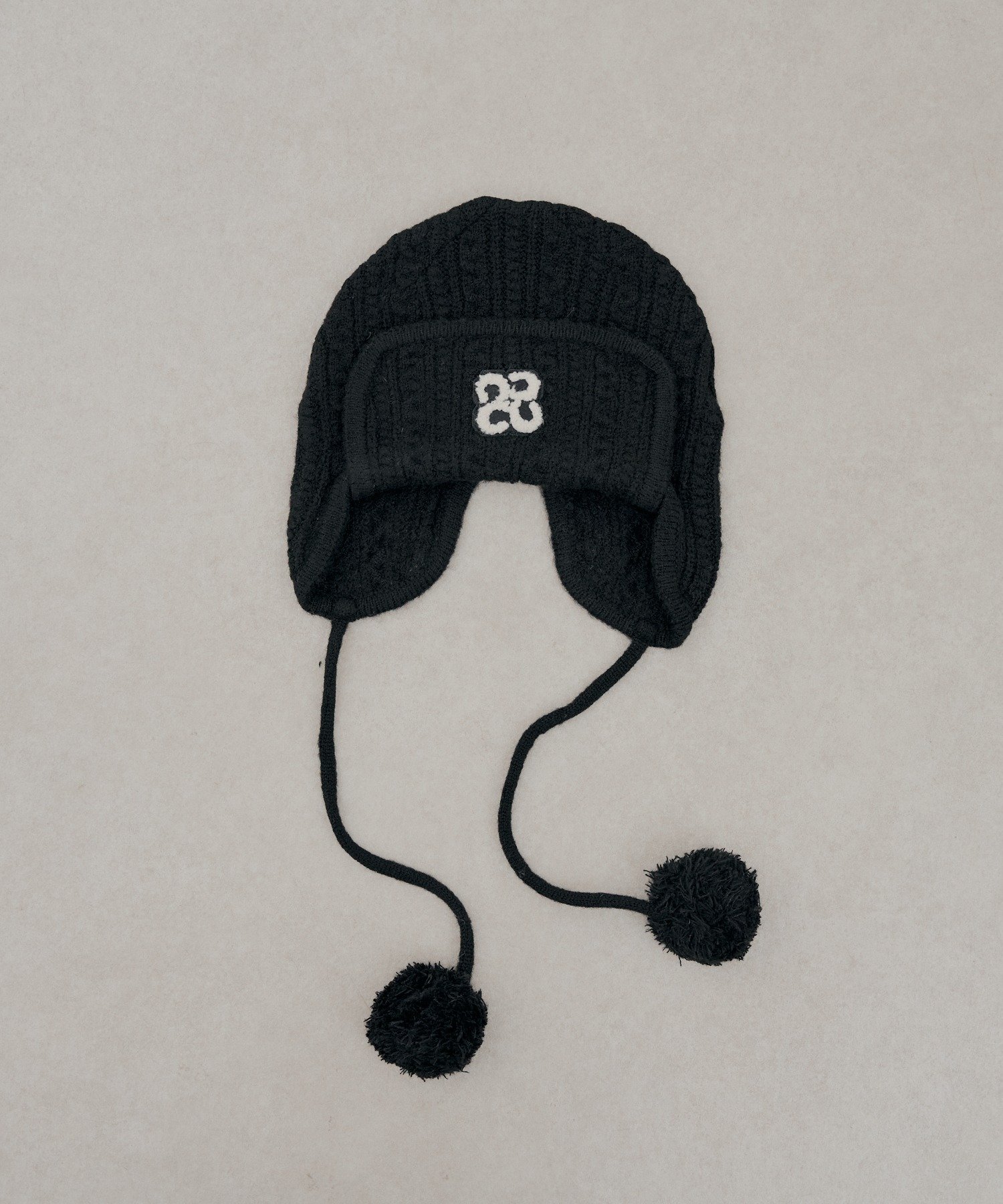 Chico(チコ) ロゴ刺繍フライトニット帽