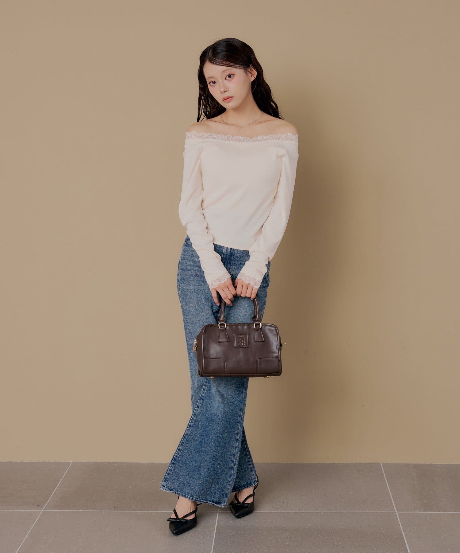 Chico(チコ) カップ付きオフショルT【10/15(木)0:00～1000円OFFクーポン&ノベルティフェアスタート】