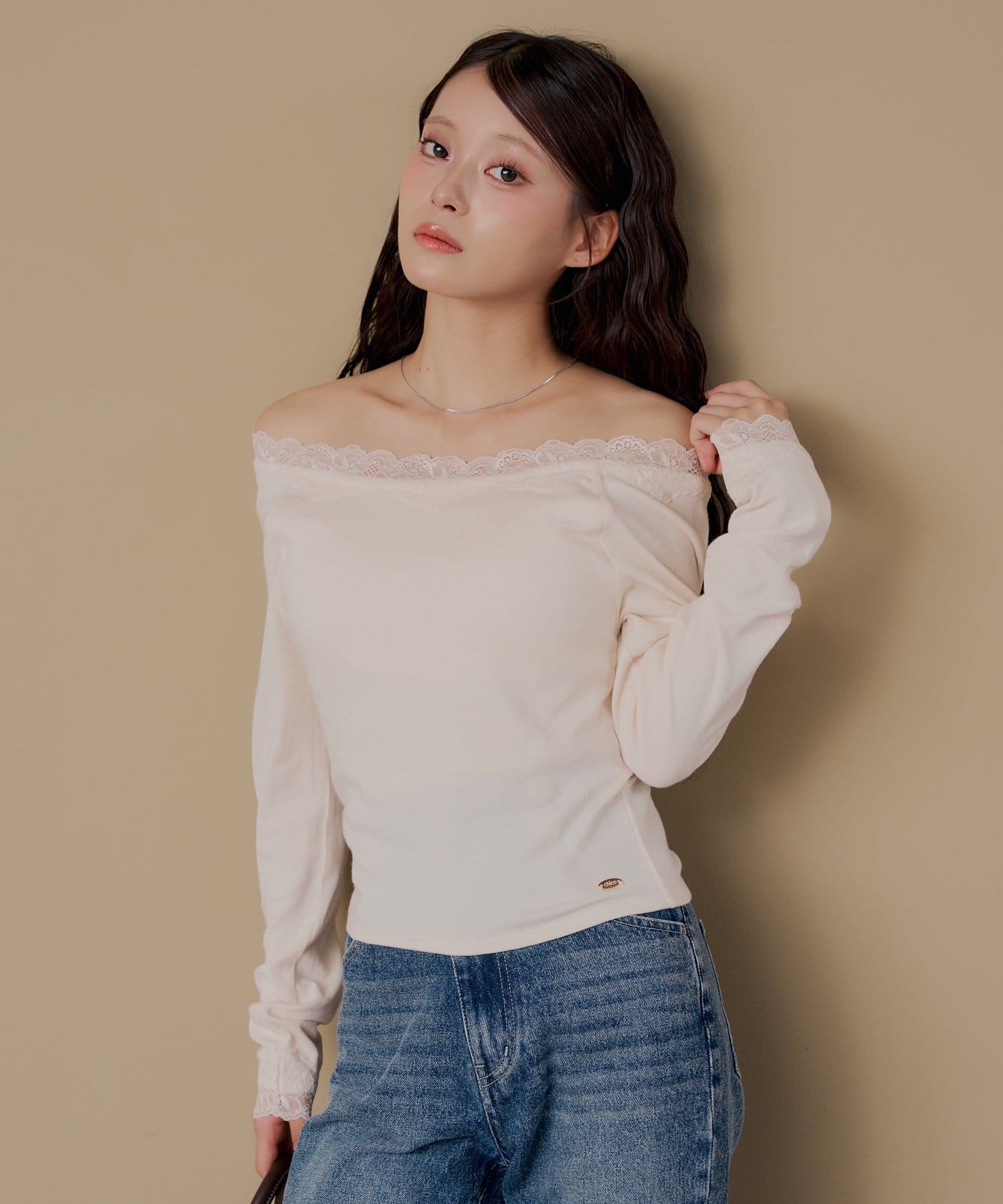 Chico(チコ) カップ付きオフショルT【10/15(木)0:00～1000円OFFクーポン&ノベルティフェアスタート】