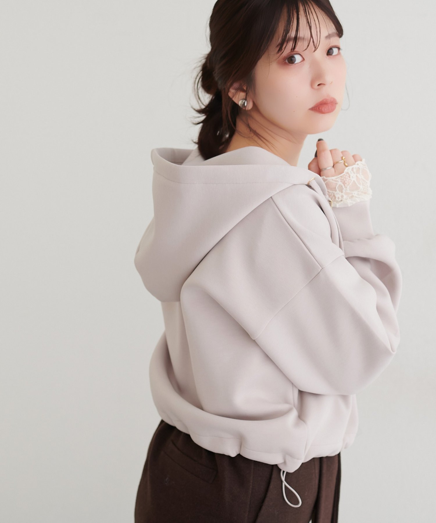 natural couture(ナチュラルクチュール) ダンボールショート丈ZIPパーカー