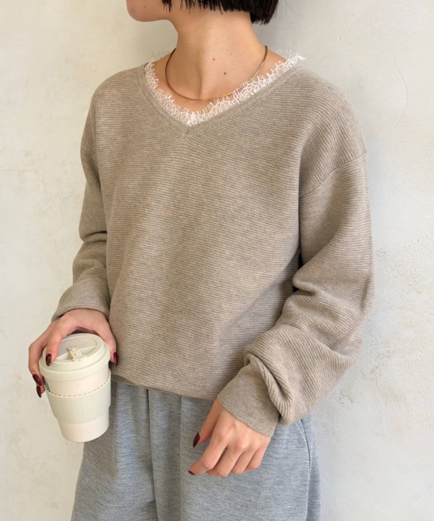 Jena　espace merveilleux(ジェナ　エスパスメルヴェイユ) Vネックレースニット