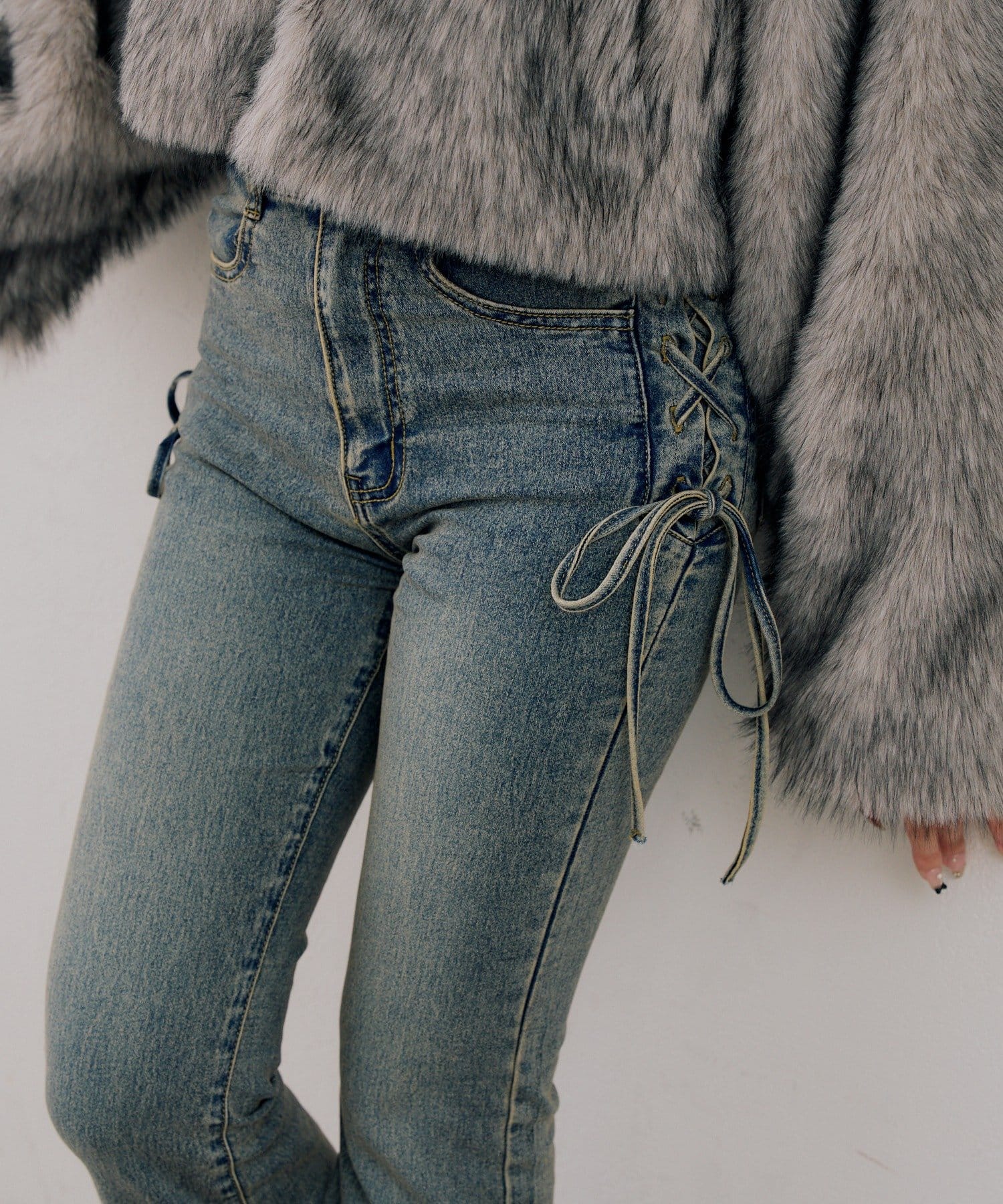 NICE CLAUP / OLIVE des OLIVE OUTLET(ナイスクラップ  / オリーブ デ オリーブ アウトレット) 【continuer】 サイドレースアップフレアデニムパンツ