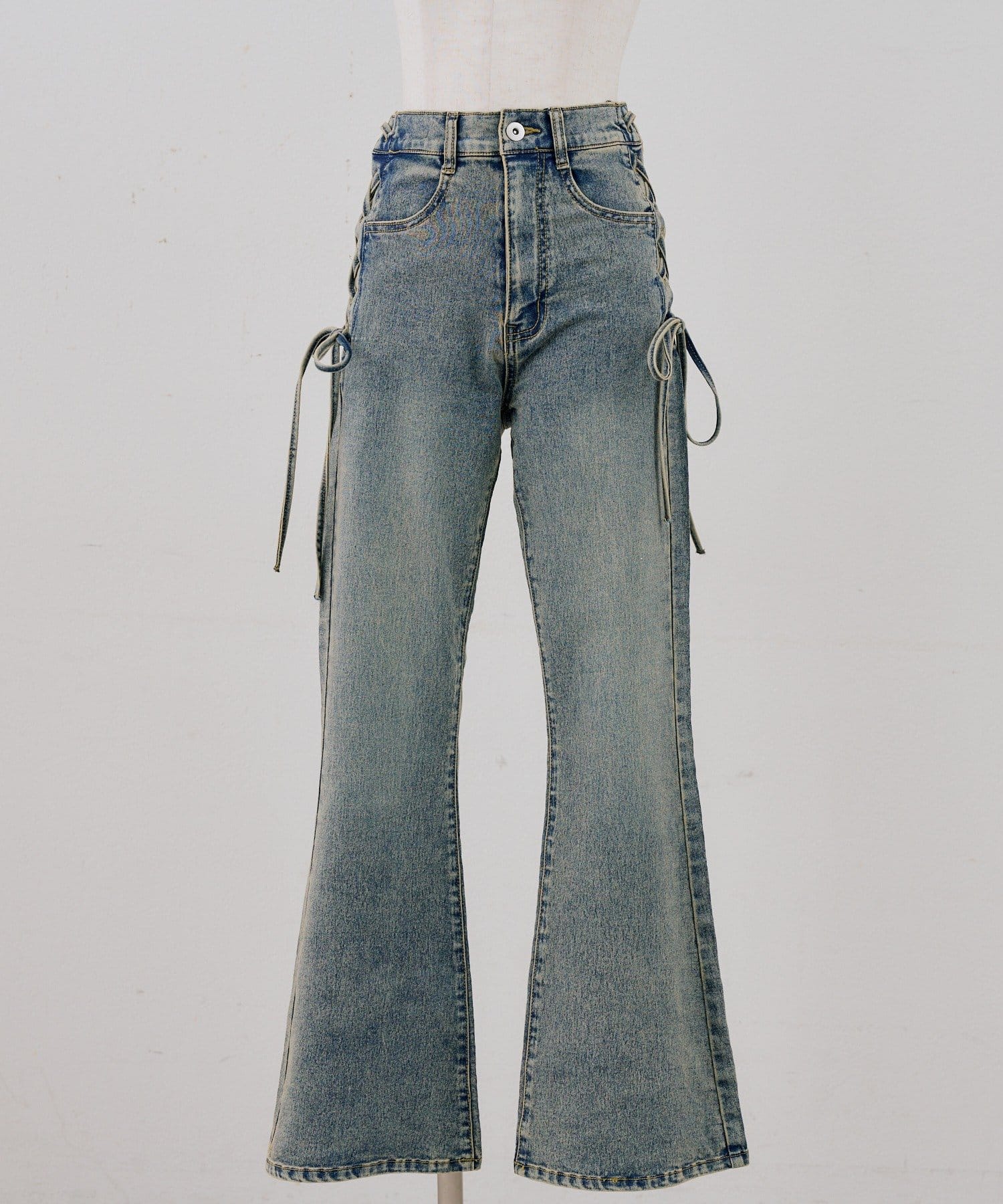 NICE CLAUP / OLIVE des OLIVE OUTLET(ナイスクラップ  / オリーブ デ オリーブ アウトレット) 【continuer】 サイドレースアップフレアデニムパンツ