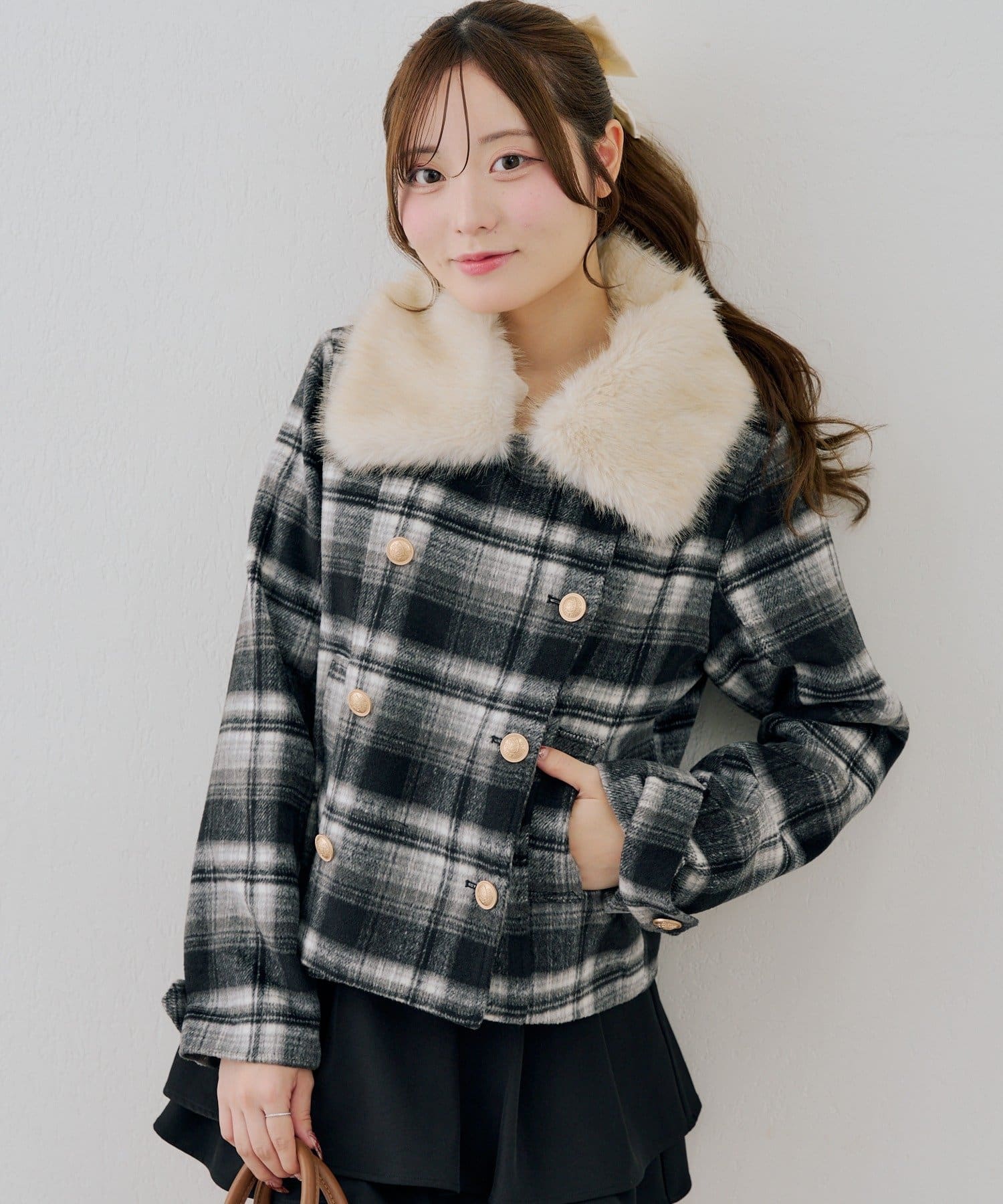 NICE CLAUP / OLIVE des OLIVE OUTLET(ナイスクラップ  / オリーブ デ オリーブ アウトレット) 【continuer】衿フェイクファーWボタンショートコート