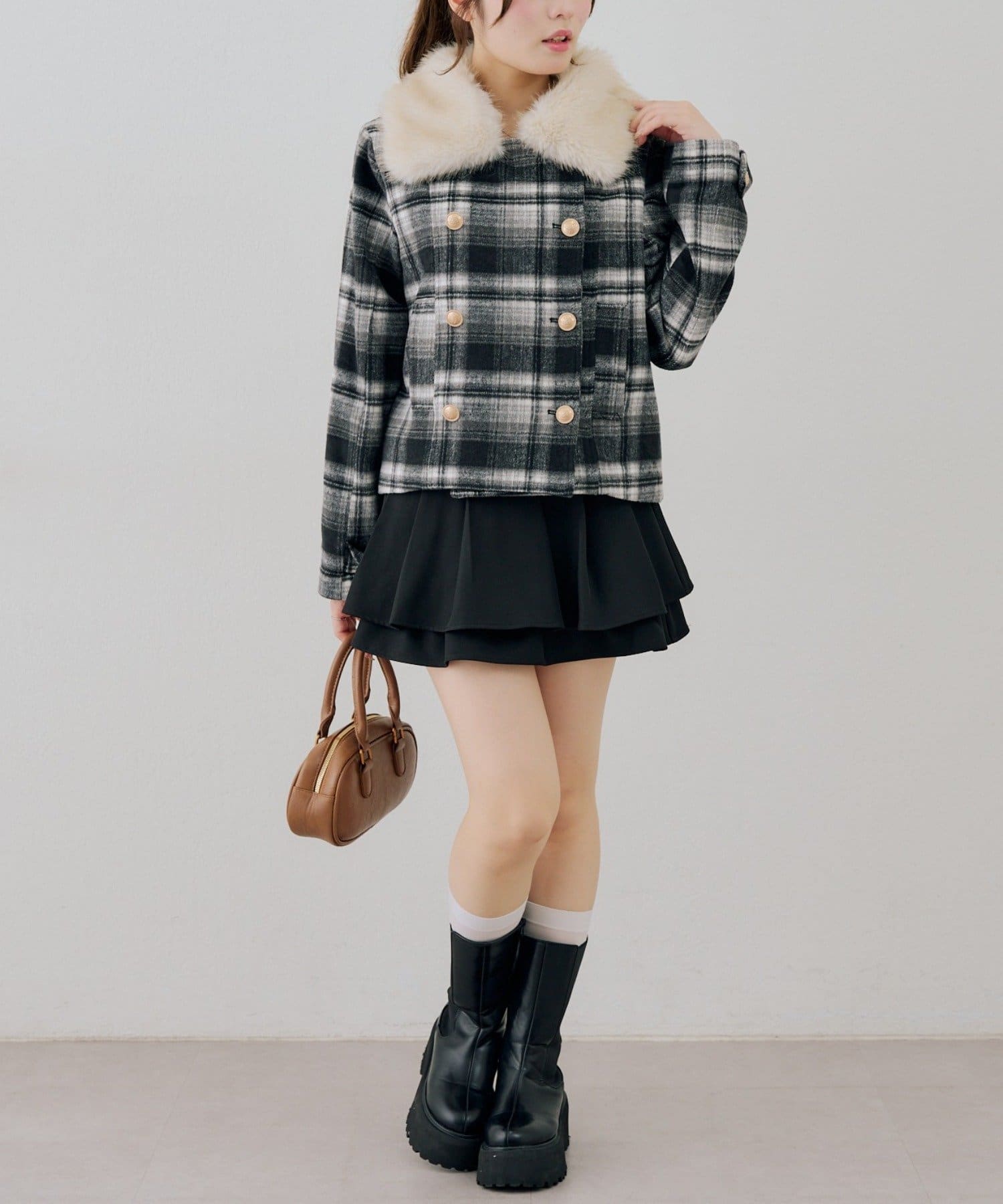 NICE CLAUP / OLIVE des OLIVE OUTLET(ナイスクラップ  / オリーブ デ オリーブ アウトレット) 【continuer】衿フェイクファーWボタンショートコート