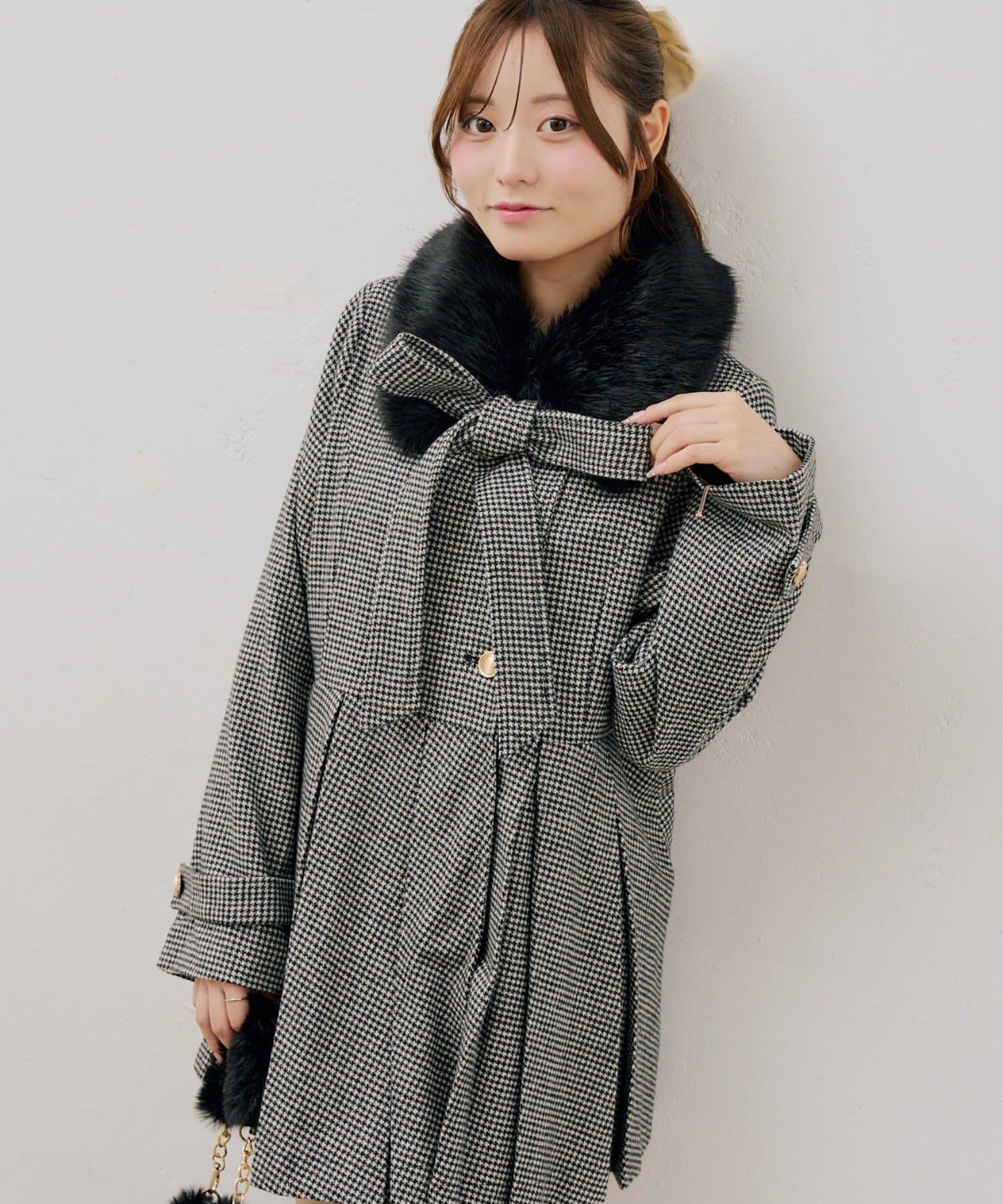 NICE CLAUP / OLIVE des OLIVE OUTLET(ナイスクラップ  / オリーブ デ オリーブ アウトレット) 【continuer】衿ファープリーツミドルコート