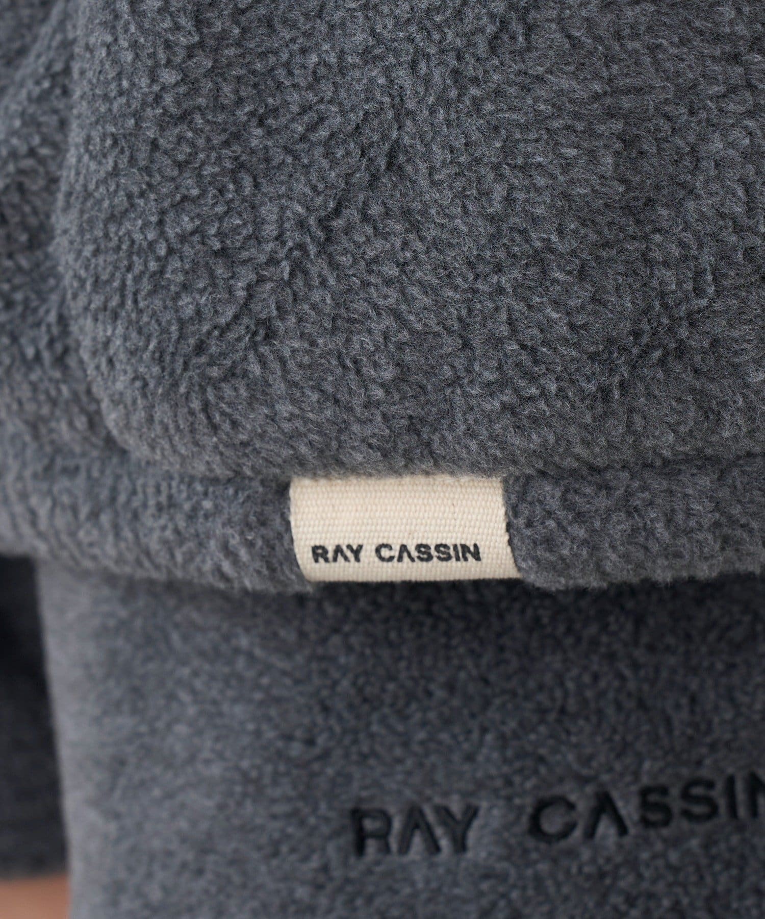 RAY CASSIN(レイカズン) ハイネック釦開きフリース