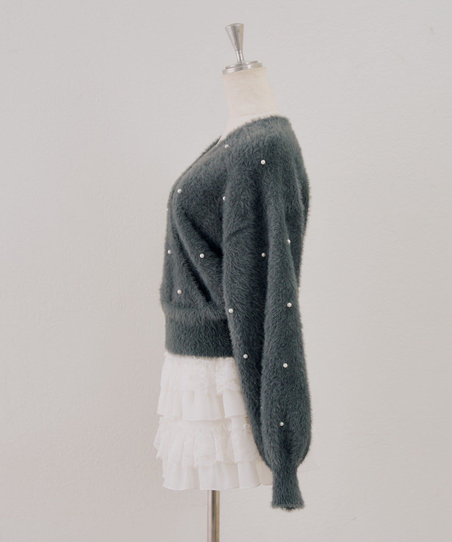 NICE CLAUP / OLIVE des OLIVE OUTLET(ナイスクラップ  / オリーブ デ オリーブ アウトレット) 【ANOTHER BRANCH】パール付フェザーカシュクールニット